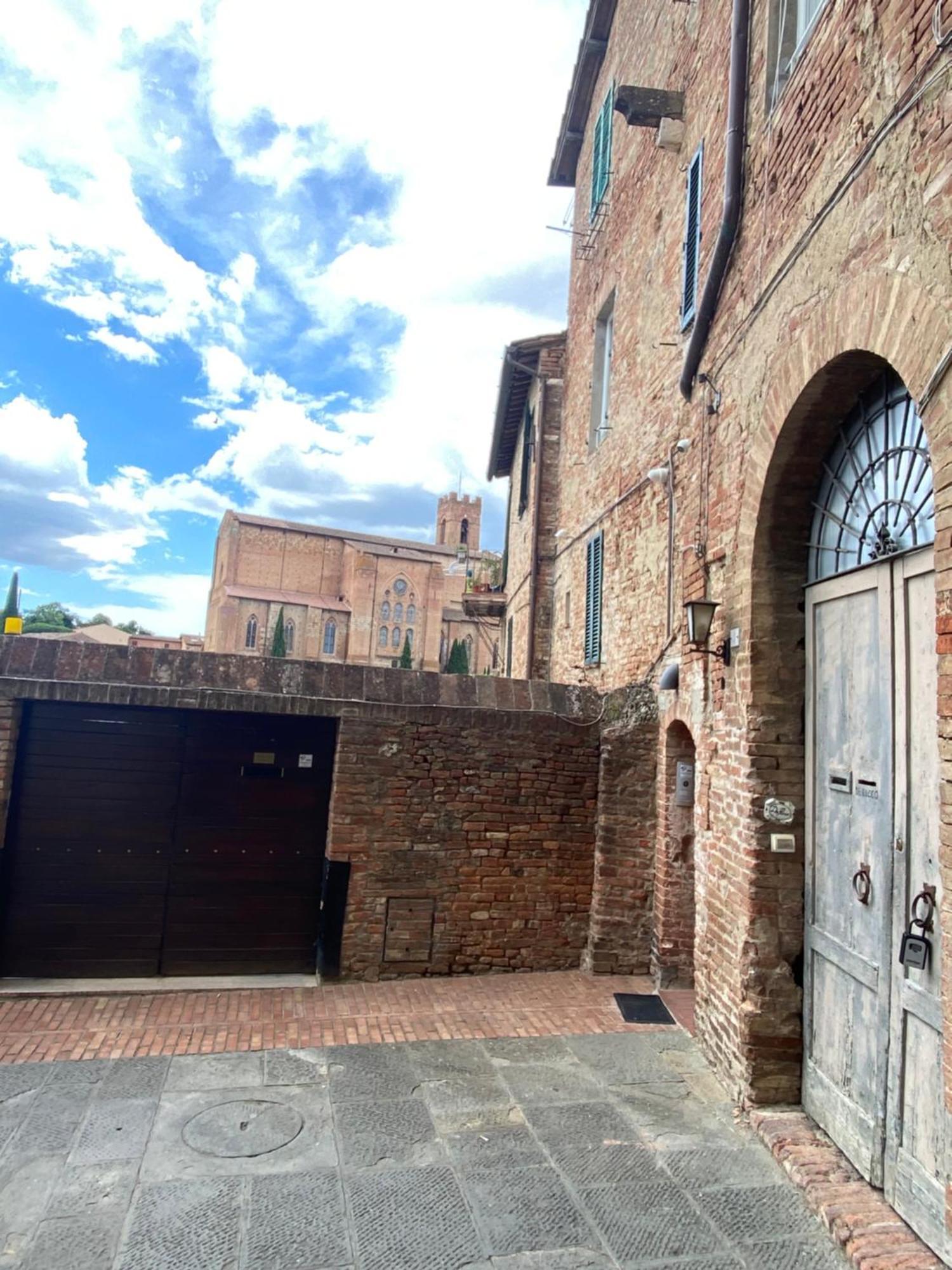 Loft Vicolo Di Vallepiatta 2 Min Piazza Del Campo Con Parcheggio シエーナ エクステリア 写真
